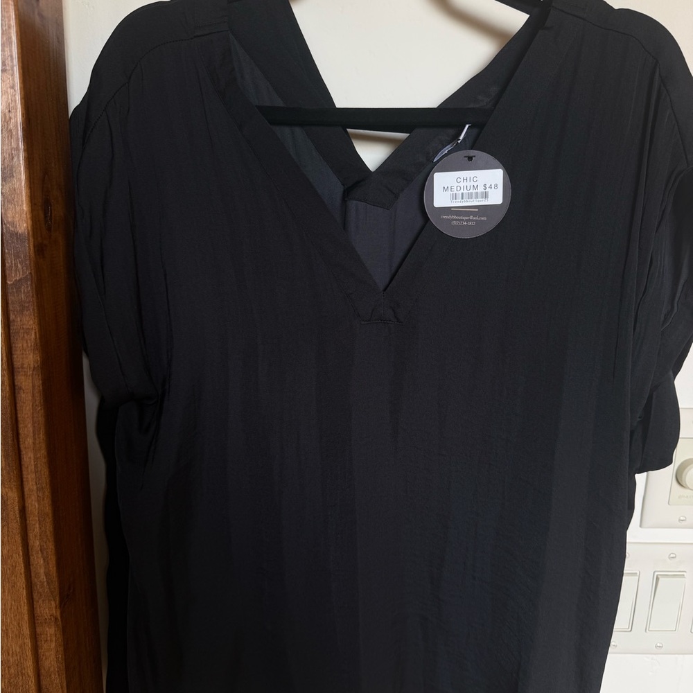 Naked Zebra Black V-Neck Short Sleeve Blouse 2 sizes M & Lg - Picture 9 of 12